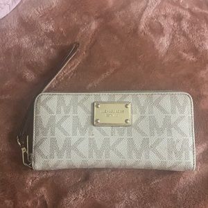 Michael Kors wallet